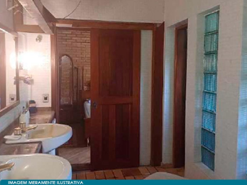 Direitos sobre Chácara com Casa e Lazer em Condomínio Fechado - Patrimônio do Carmo - São Roque - SP