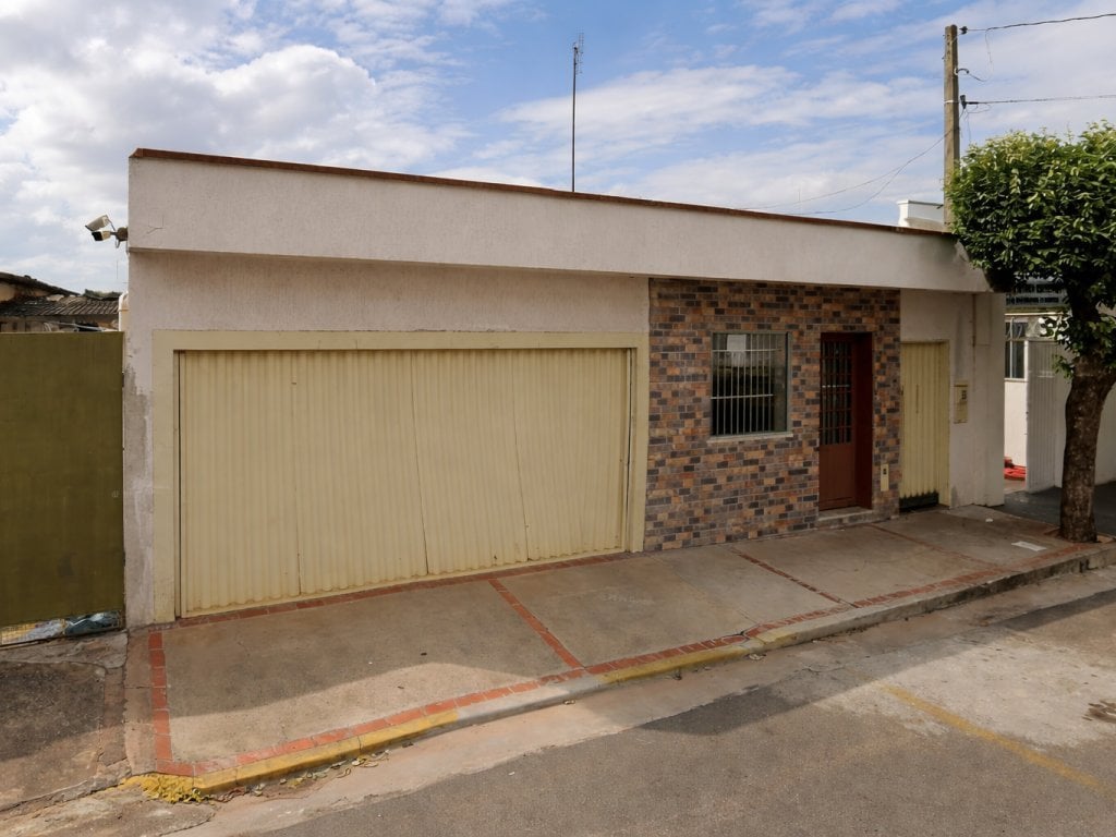 Parte Ideal (16,25%) sobre Casa em Terreno de 400 m² - Centro - Promissão - SP
