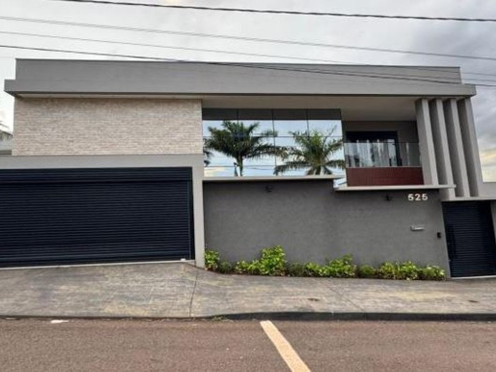 Casa 345 m² - Patos de Minas-MG - Av. Leoncio Pereira dos Santos, 525 - Alto dos Caiçaras