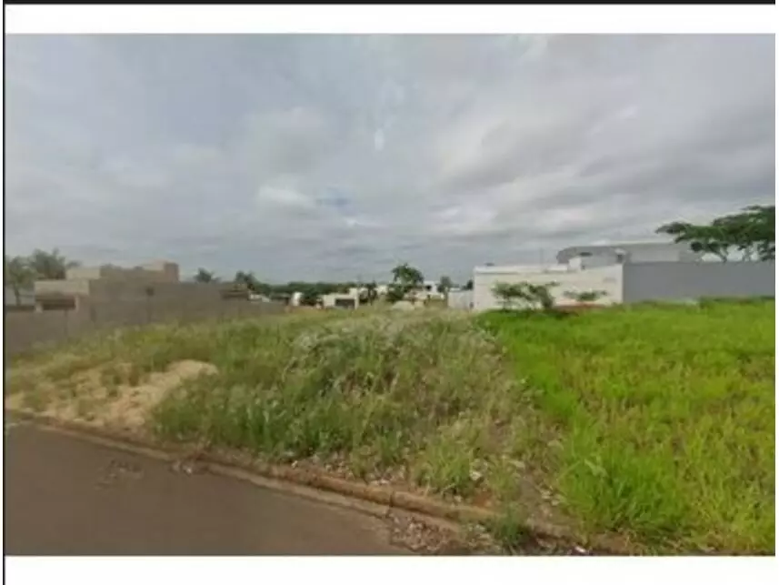 Terreno à venda em leilão