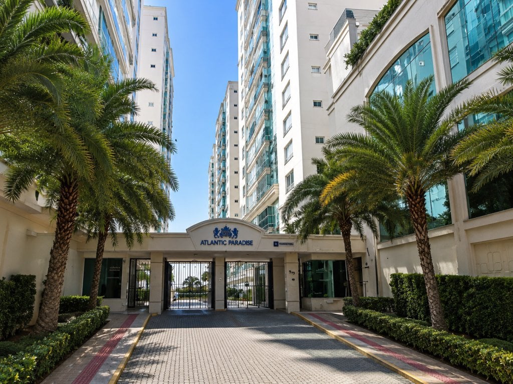 Apartamento 291 m² (02 vagas) - Meia Praia - Itapema - SC