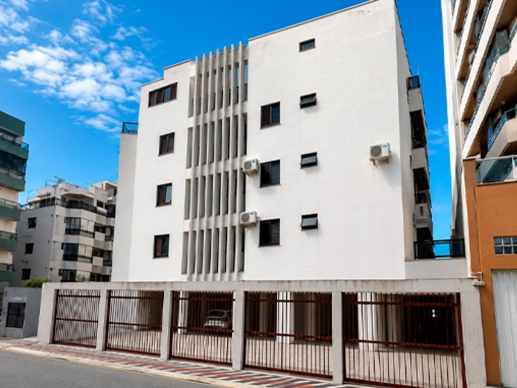 Apartamento 106 m² de área total (Condomínio frente à praia) - Centro - Itapema - SC