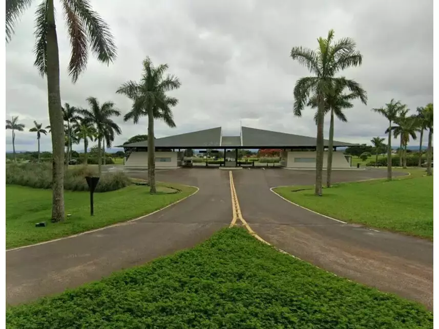 Terreno à venda em leilão