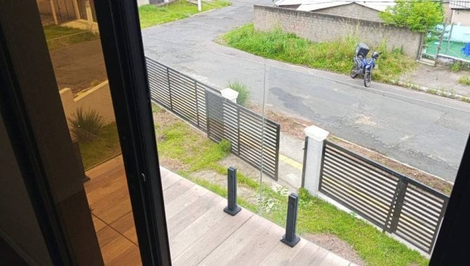 Casa, em Condomínio, 0 Vaga(S) de Garagem