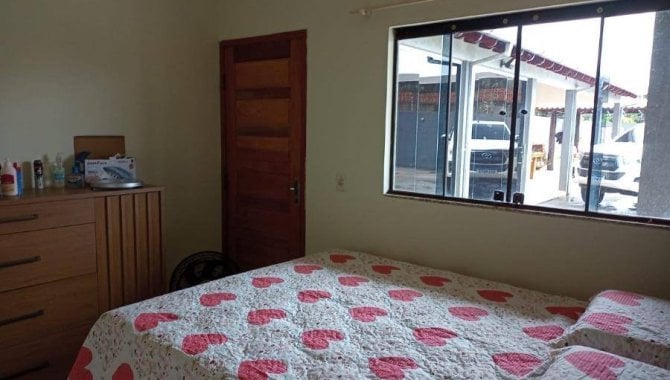 Casa, Padrão, 0 Vaga(S) de Garagem