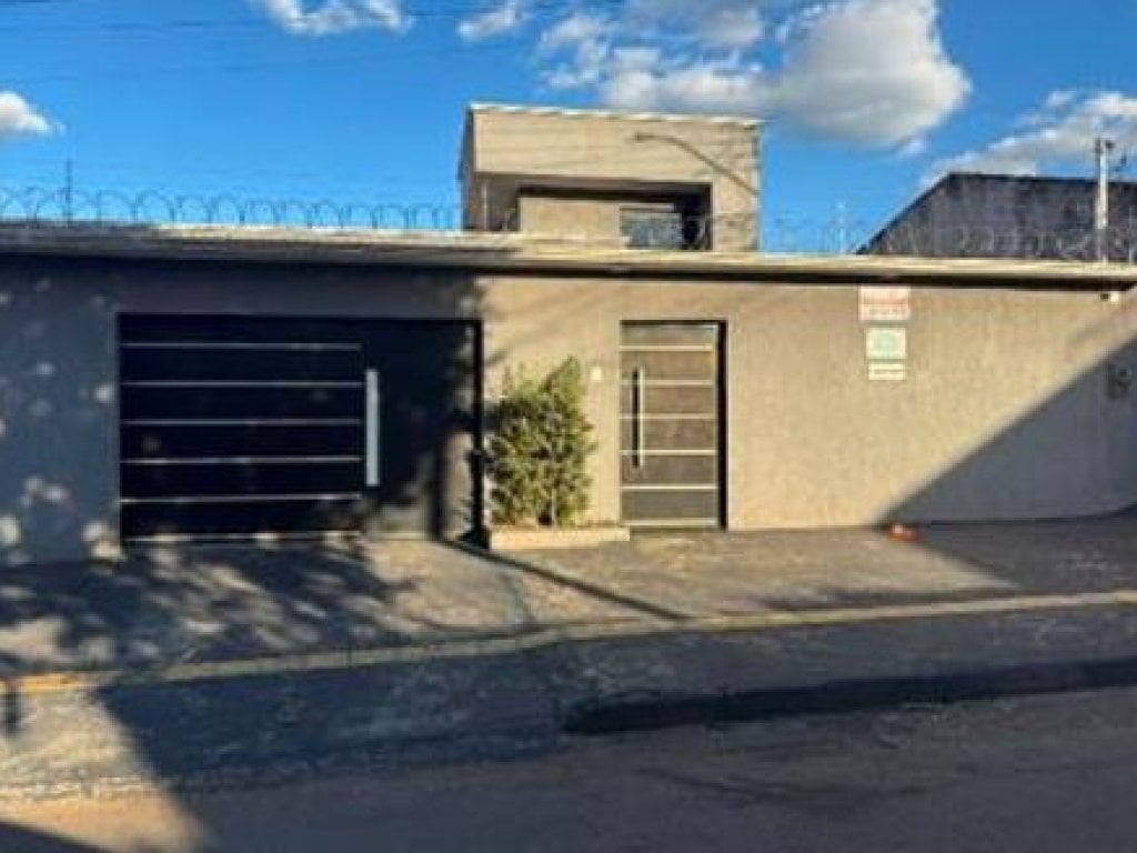 Casa 160 m² - Goiânia-GO - Rua José Clemente Pereira - Lt. 11 da Qd. 44 - Setor Cândida de Morais