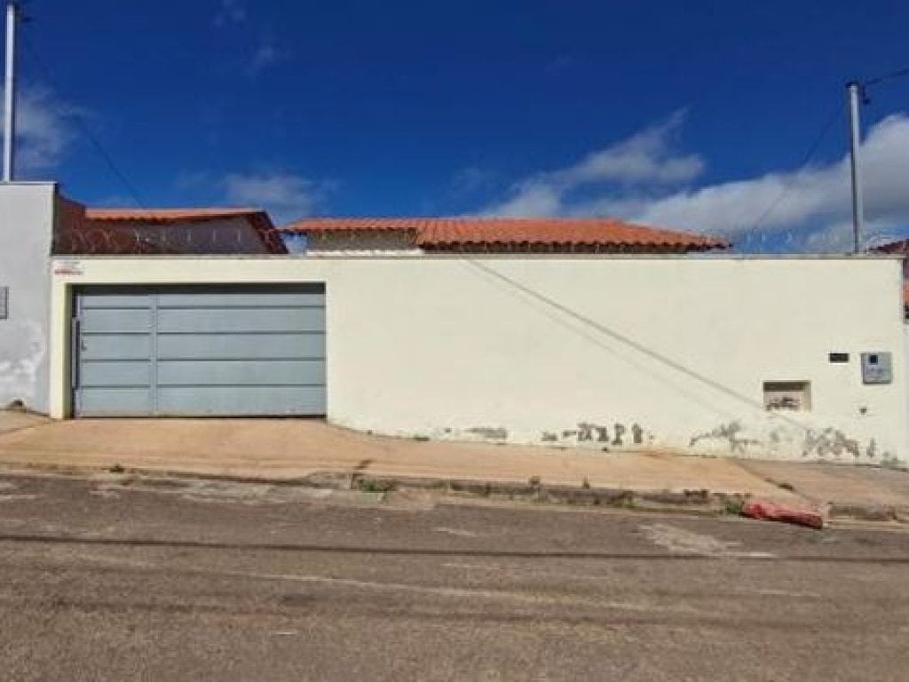 Casa 69 m² - Capelinha-MG - Rua Milão, 95 - Villa Romana