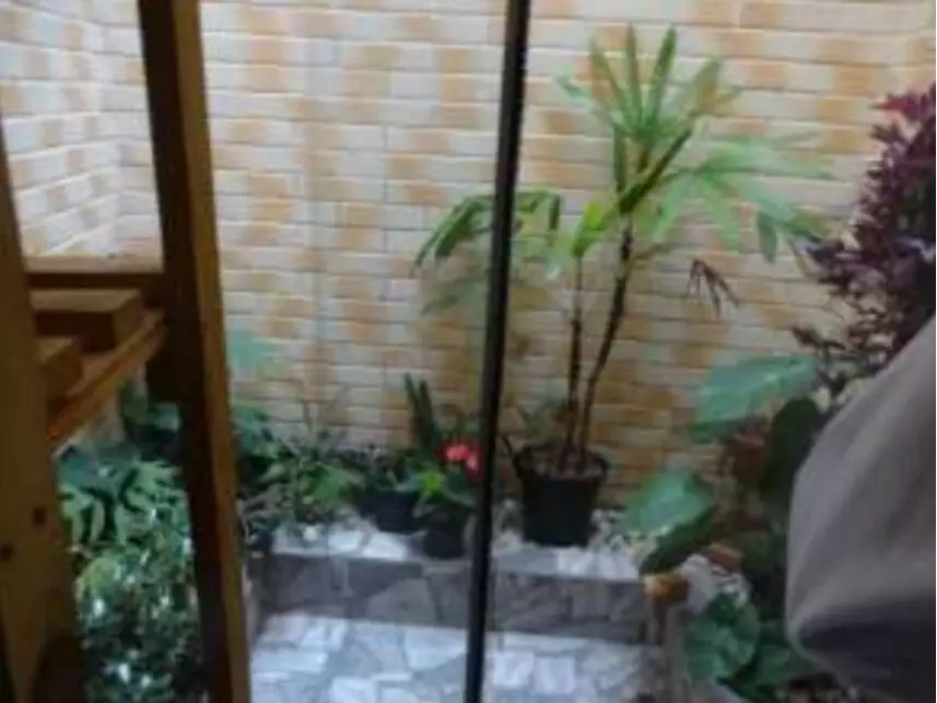 Casa e edícula à venda em leilão